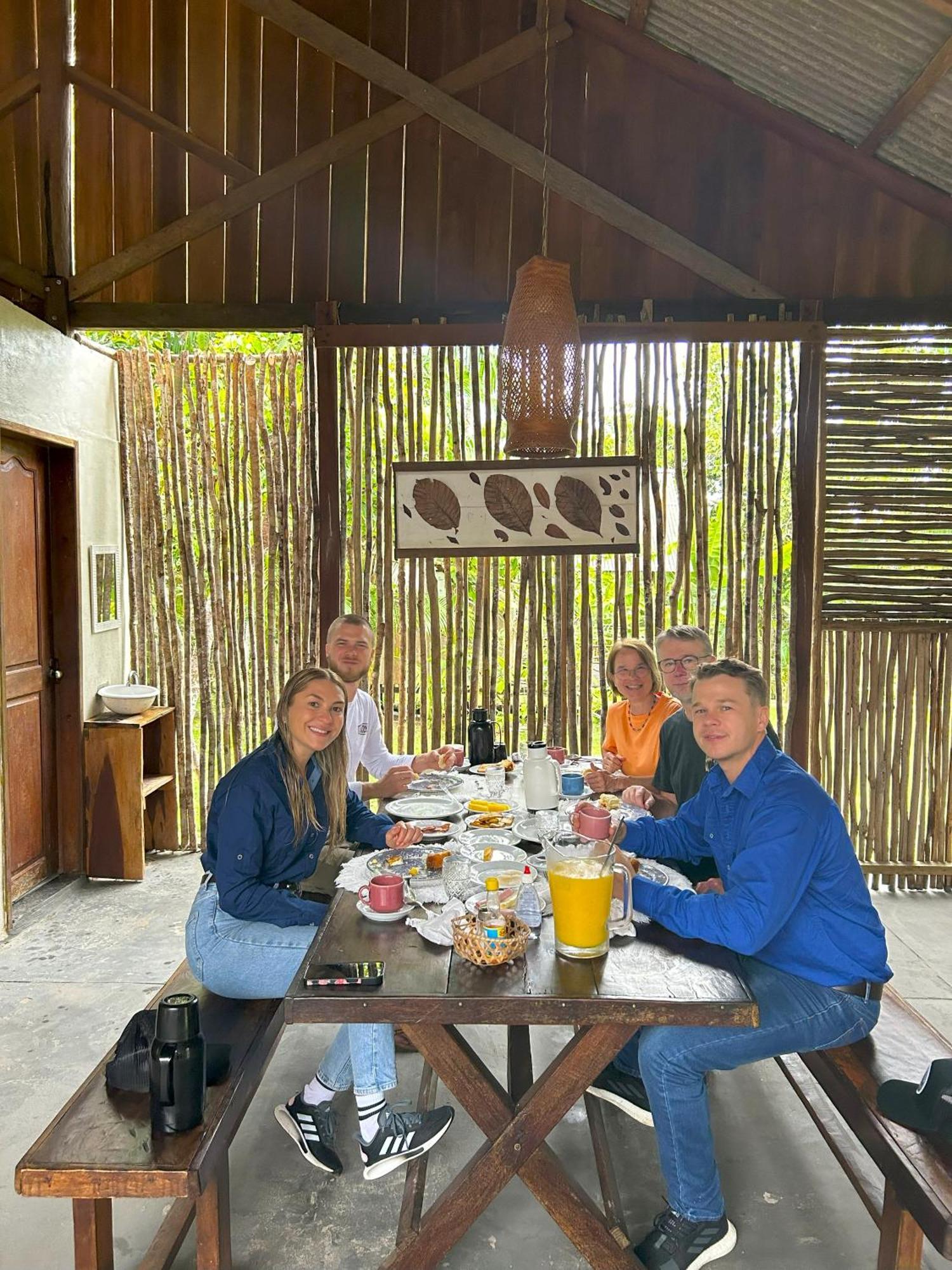 מנאוס Ponta Poranga Jungle Lodge מראה חיצוני תמונה